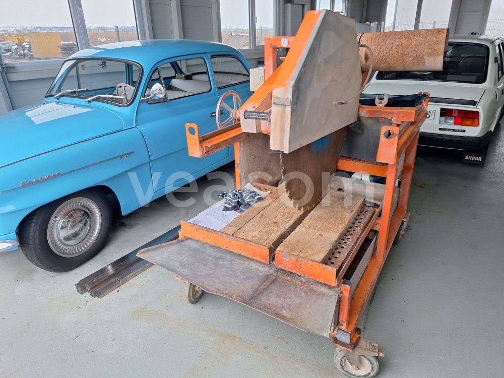 Online auction:  NORTON JUMBO900