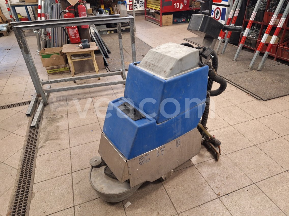 Online aukce:   NOVA SCUBY 35B