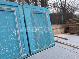 Online aukce:  ČELO CHODBY NA OBYTNÝ KONTEJNER KAMA - DVEŘE (1KS)