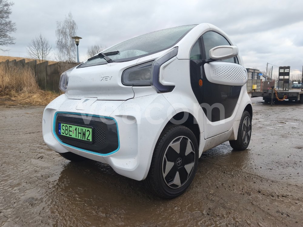 Online auction:  XEV YOYO