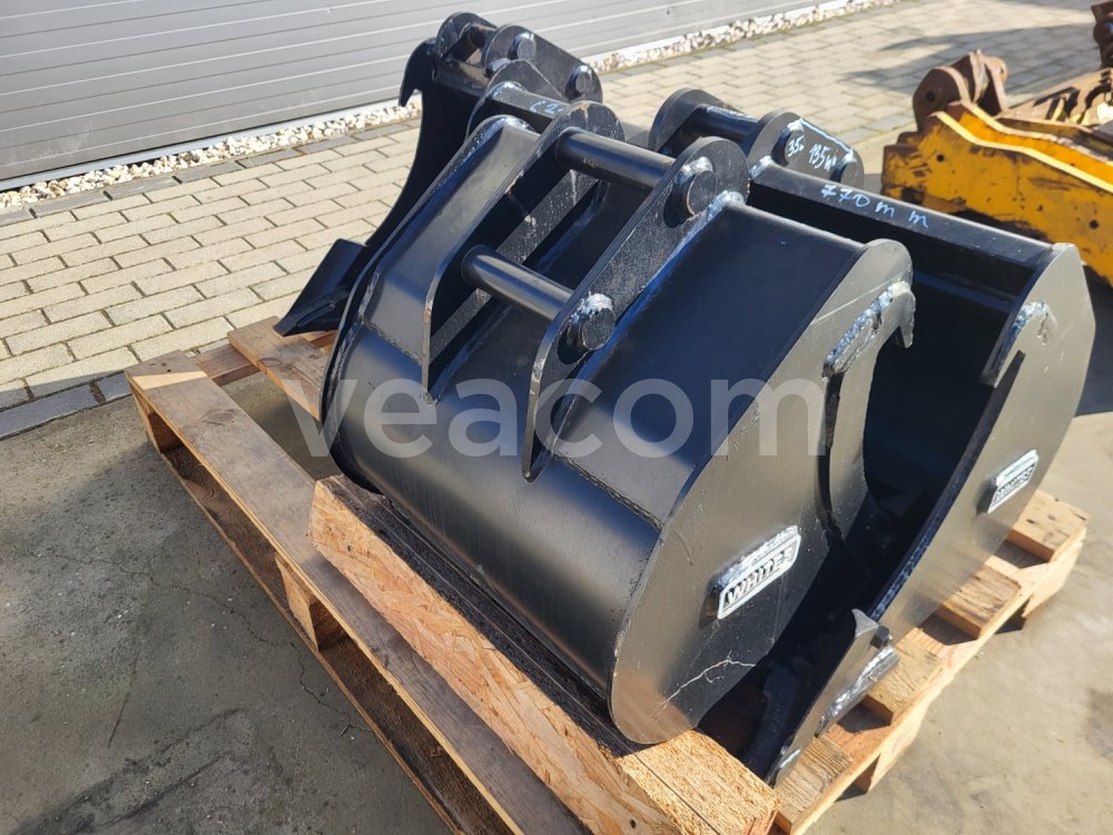 Online auction: WHITES  SADA LYŽÍC 3KS