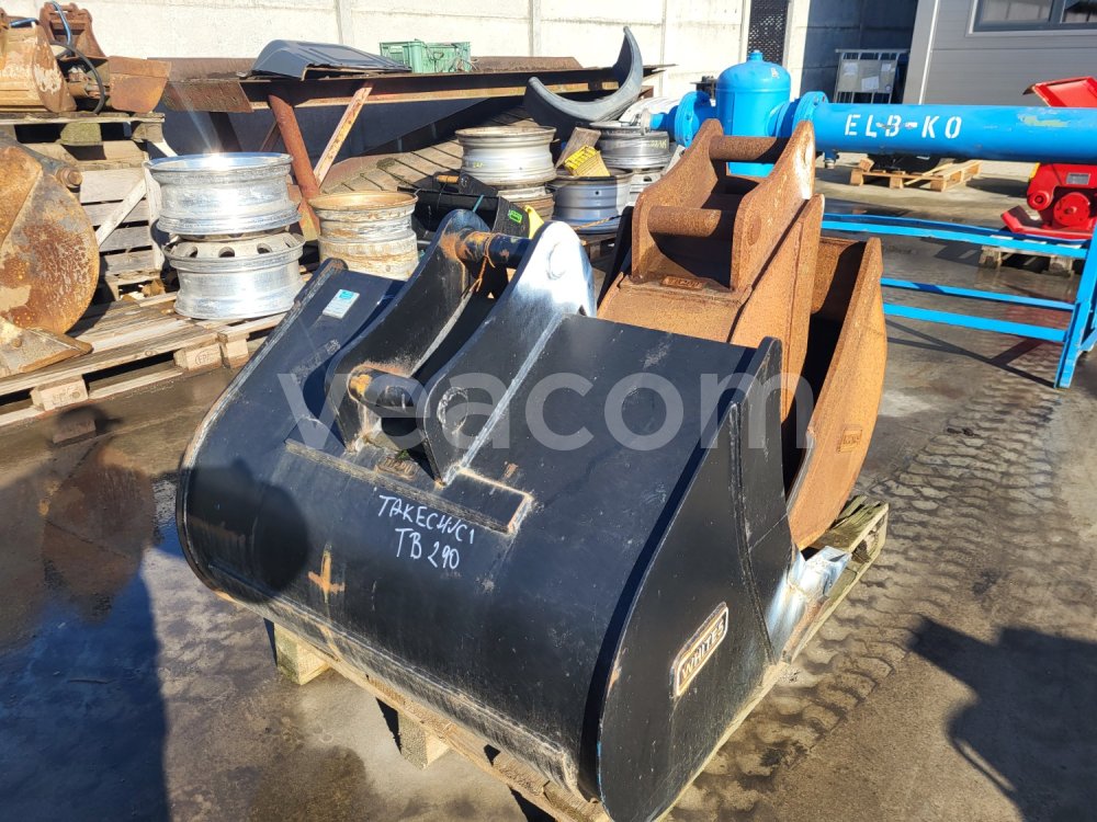 Online auction: WHITES  TAKEUCHI TB290- SADA 3 KUSOV LYŽÍC