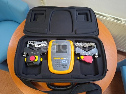 Aukcja internetowa:  MĚŘIČ MECHANICKÝCH VIBRACÍ (TESTER PRO KONTROLU SOUOSOSTI A NASTAVENÍ HŘÍDELŮ) FLUKE 830