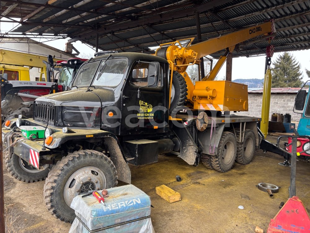 Online auction: PRAGA  V3S 6X6 ČKD AD 080  + PRAGA V3S - SÚBOR NÁHRADNÝCH DIELOV