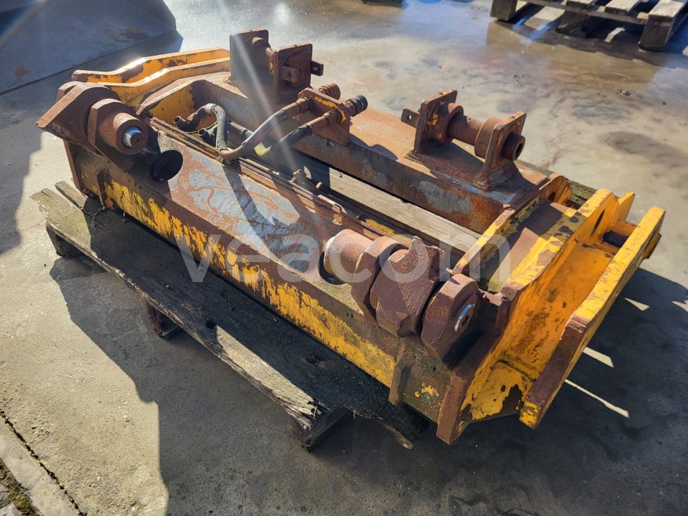 Online auction:  RÝCHLOUPINÁK NA BÁGER JCB