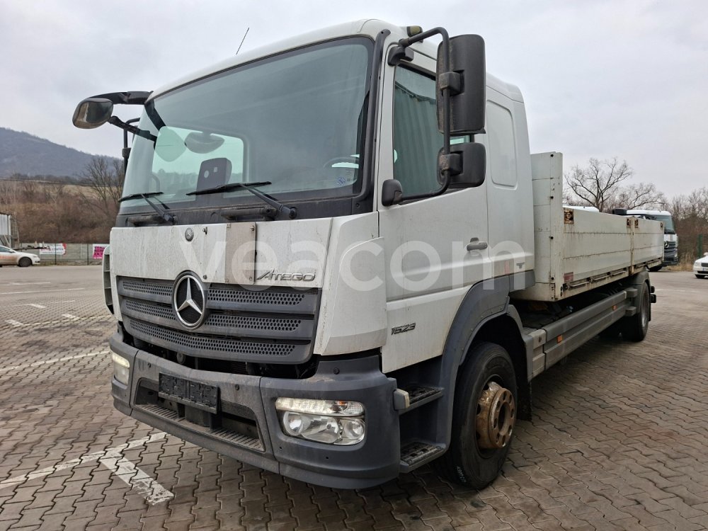 Online auction: MB  ATEGO 1529
