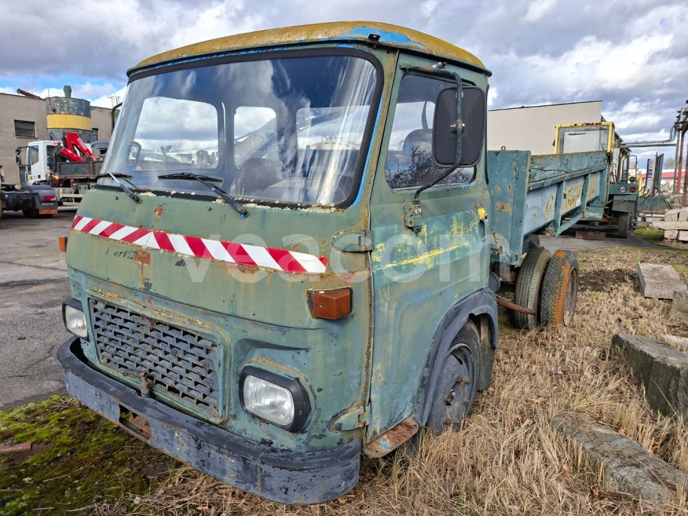 Online auction: AVIA 