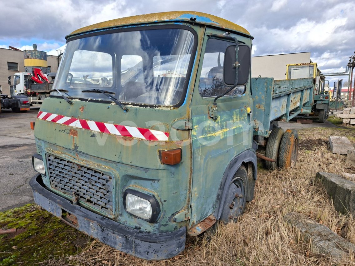 Online auction: AVIA  