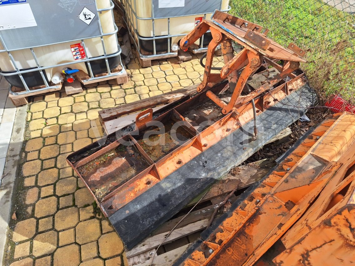 Online aukce:   SNĚHOVÁ RADLICE