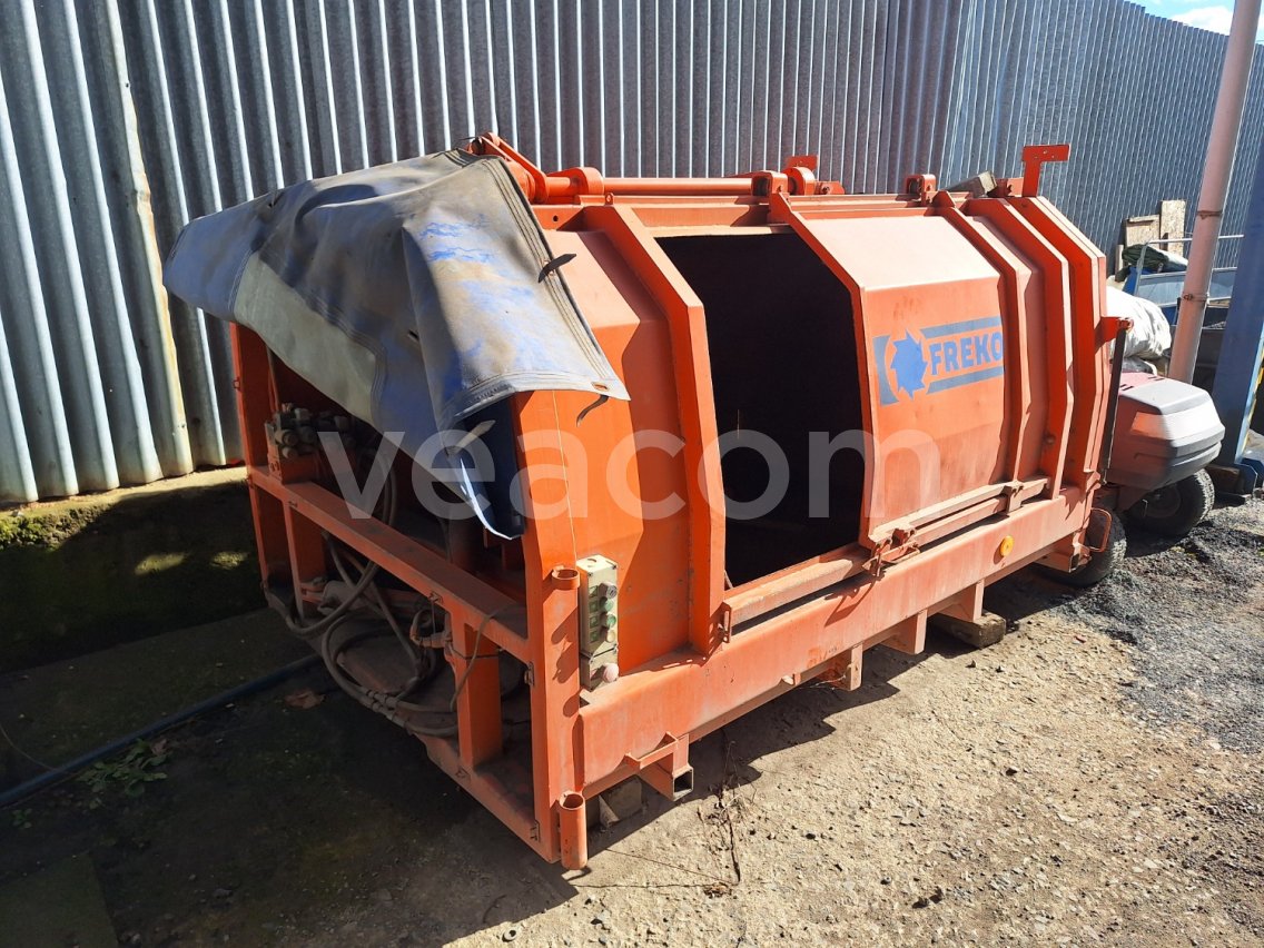 Online aukce:   NÁSTAVBA NA ODPADKOVÉ KOŠE