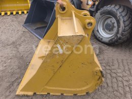 Online aukce:   VELKOOBJEMOVÁ LOPATA 182 CM PRO 18-24 T