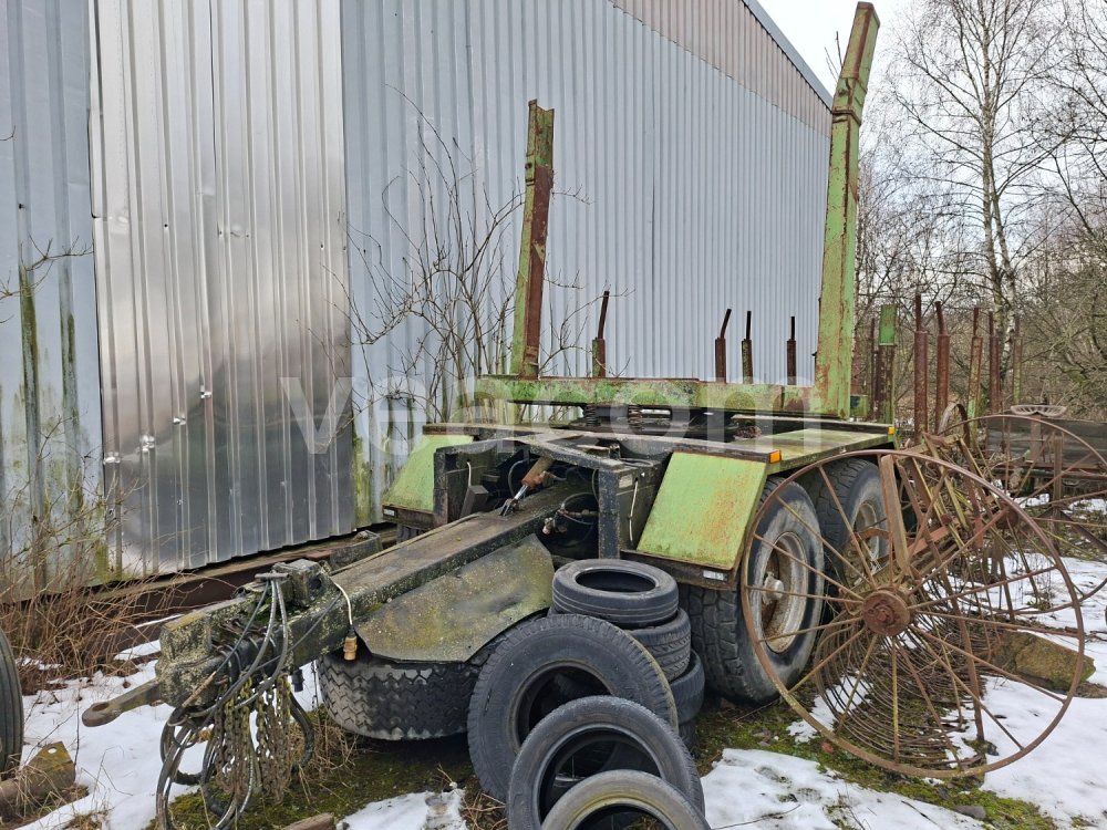 Online auction:  KRNOV - DVOUOSÝ PŘÍVĚS