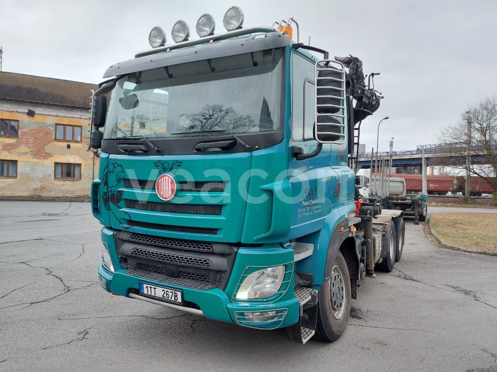 Online aukce: TATRA  PHOENIX 6x6 + UMIKOV NPK