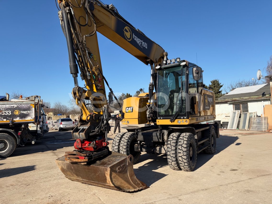 Online aukce: CATERPILLAR  M 318 F