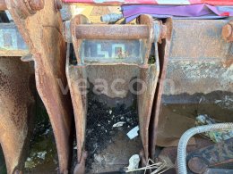 Online aukce:   6 KUSOV - SADA LYŽÍC