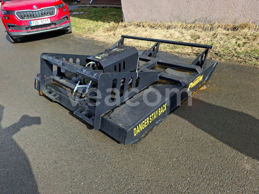 Online auction:  SEKAČKA PRO SMYKOVÝ NAKLADAČ