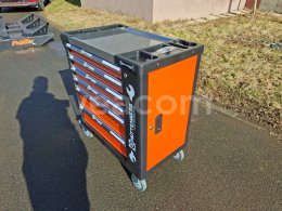 Online aukce:   VOZIK S NÁŘADÍM HUTTENBERG