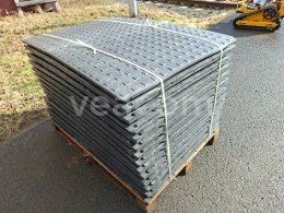 Online aukce:   PŘEJEZDOVÉ PLOTNY 25 KS 77 X 118 CM