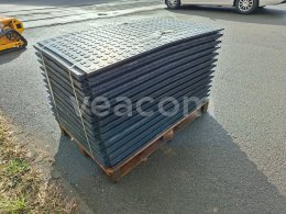 Online aukce:   PŘEJEZDOVÉ PLOTNY 25 KS 77 X 118 CM