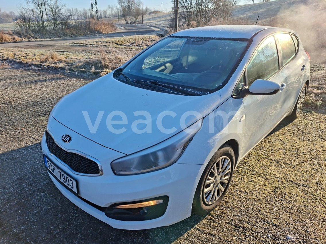 Online auction: KIA  CEED