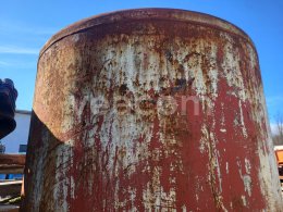 Online aukce:   KOVOVÁ 2500 LITROVÁ NÁDRŽ