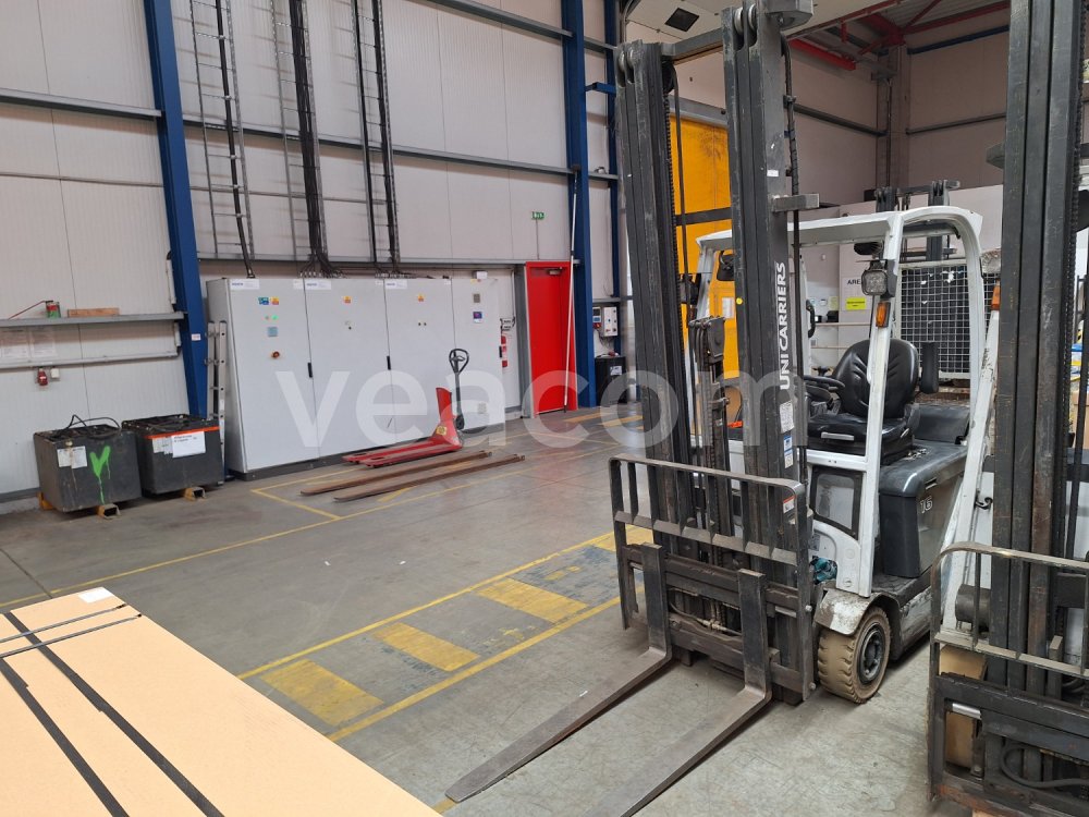 Online auction: UNICARRIERS  A2N1L16Q