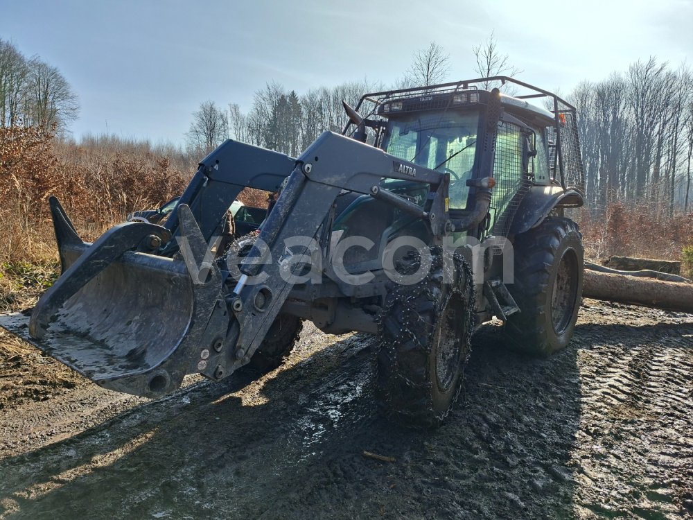 Інтернет-аукціон: VALTRA  N123 4X4 + ČELNÍ NAKLADAČ