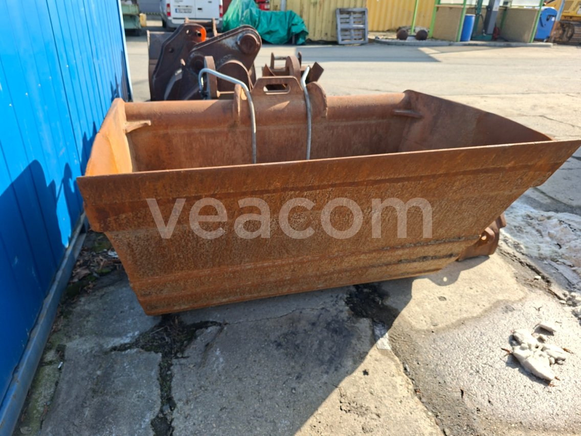 Online aukce:   LOPATA SVAHOVÁ/PŘÍKOPOVÁ HYDRAULICKY NAKLÁPĚNÁ CAT 330 CW45S