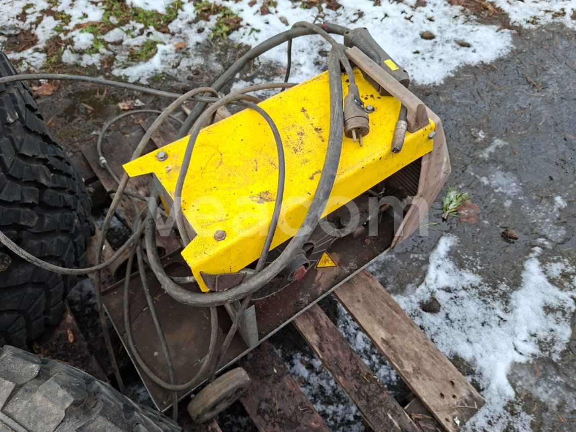 Online aukce:   ESAB LKA 150