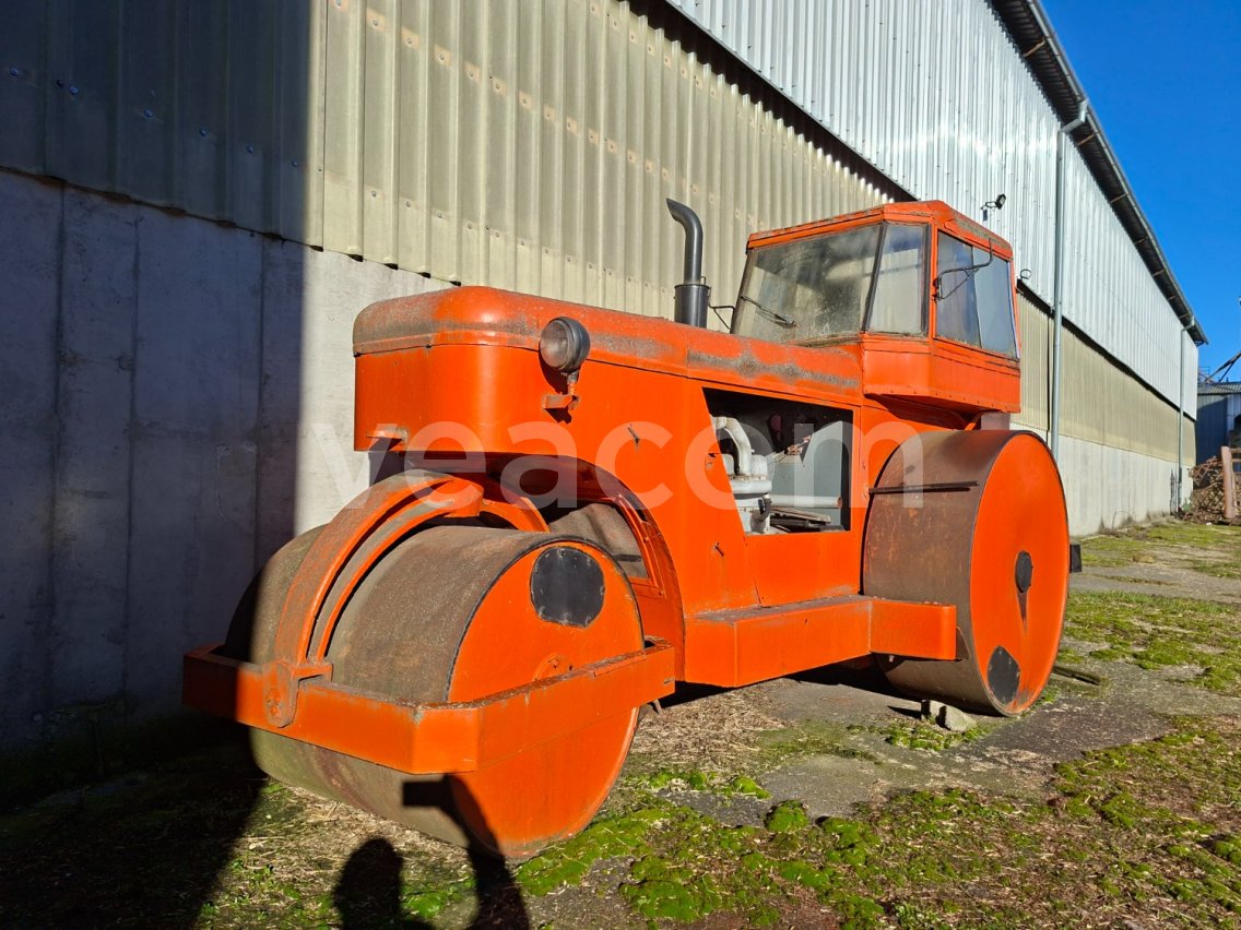 Online aukce:   JMP R12 M