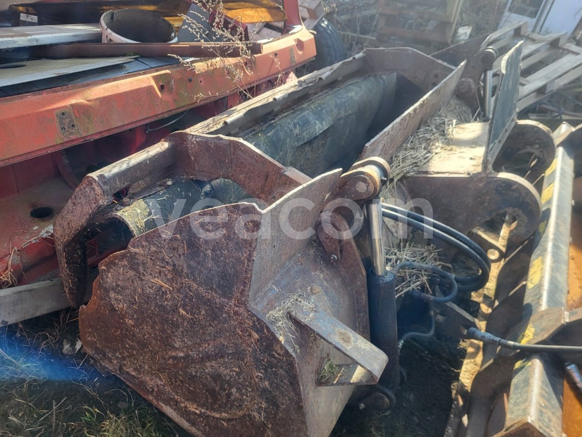 Online aukce:   ČELNÁ LYŽICA KU CAT