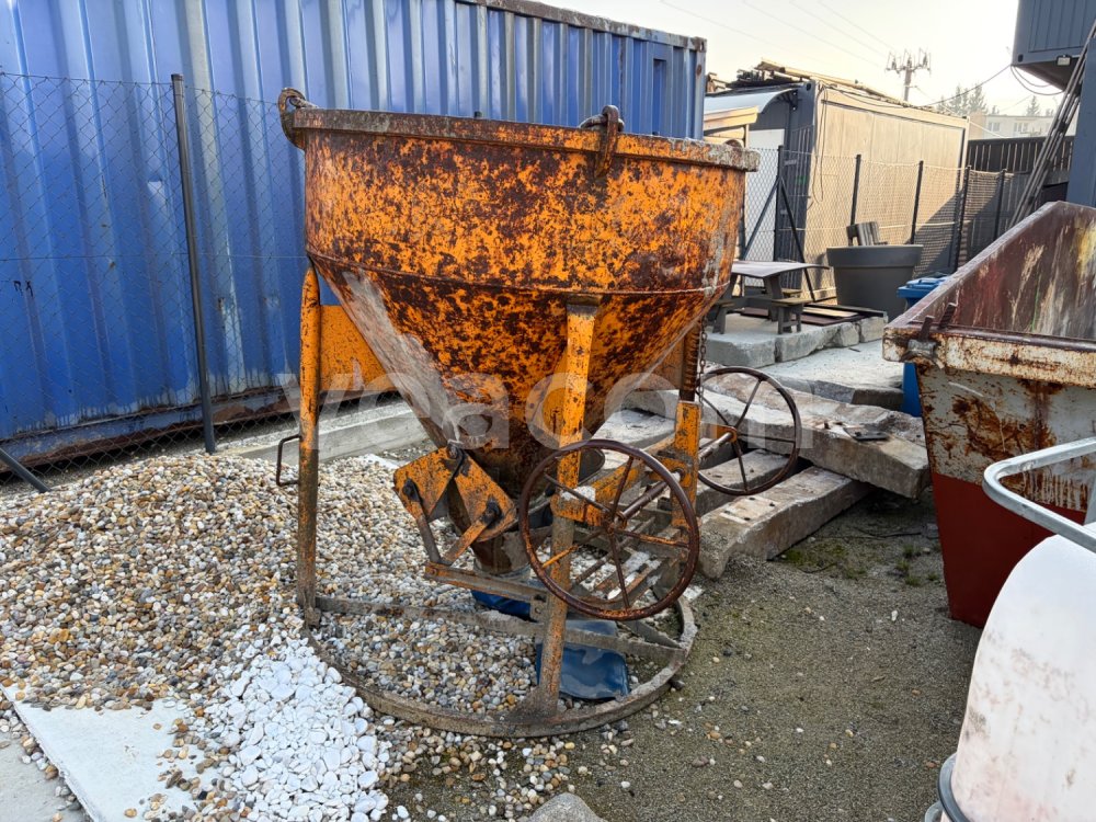 Online auction:  STAVEBNÁ NÁSYPKA NA BETÓN