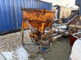 Online auction:  STAVEBNÁ NÁSYPKA NA BETÓN