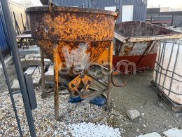 Online aukce:   STAVEBNÁ NÁSYPKA NA BETÓN