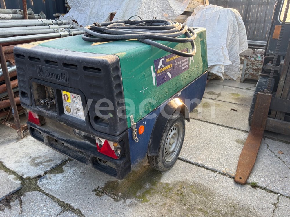 Online auction: COMPAIR  DLT 0206