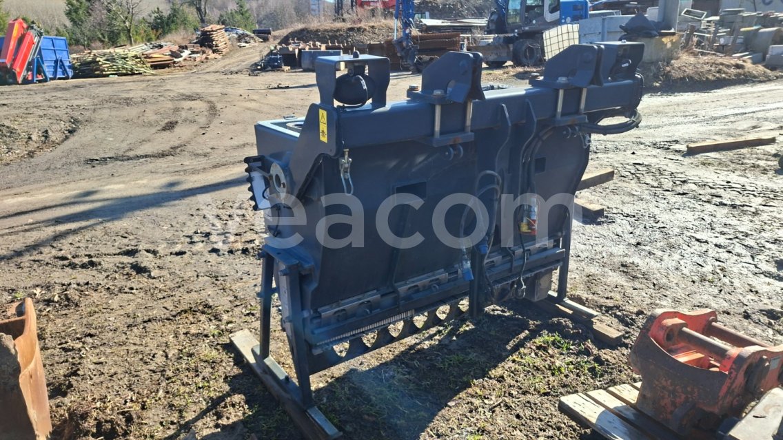 Online aukce:   BOMAG BS 150