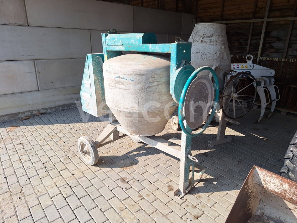Online auction:  MÍCHAČKA 150 L IBA