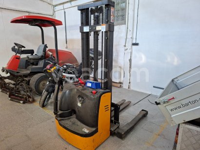 Online árverés:  ELECTRIC STACKER CDDR10