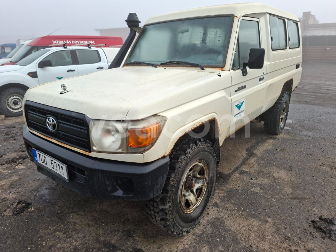 Online aukce: TOYOTA  LAND CRUISER HZJ 78 4X4