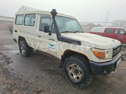 Online aukce: TOYOTA  LAND CRUISER HZJ 78 4X4