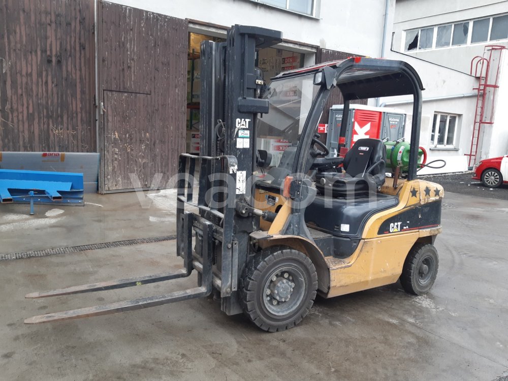 Online aukce: CAT  GP25N
