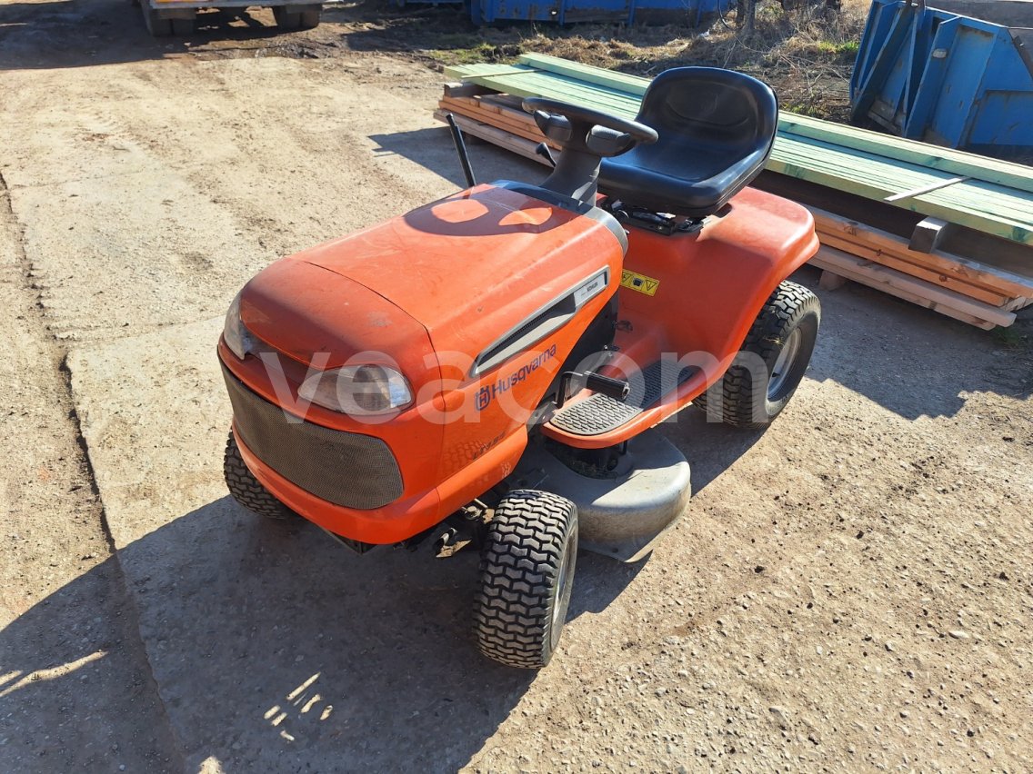 Online aukce:   HUSQVARNA (ELECTROLUX) LT 151