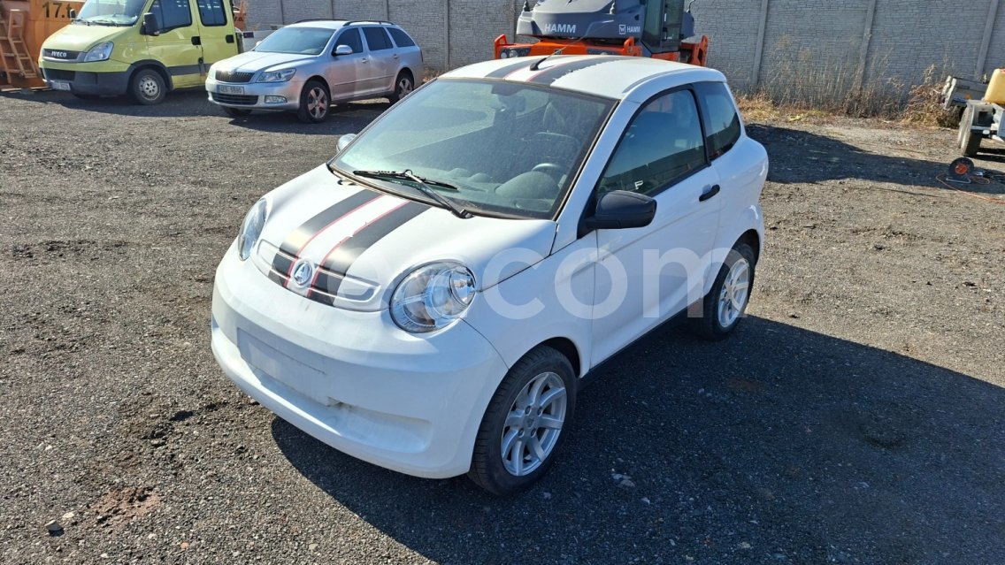 Online aukce: AIXAM  S 9