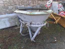 Online aukce:  SYPAČ ZA TRAKTOR