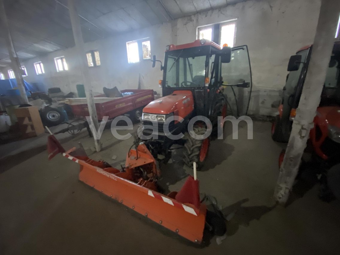 Aukcja internetowa: KUBOTA  L3200