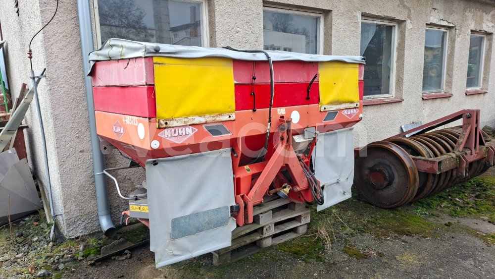 Online árverés: KUHN  AXERA M/W