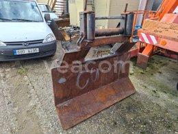 Online-Versteigerung:  RAMPOVAČ ZA TRAKTOR