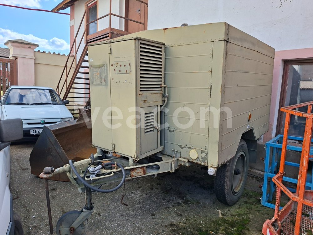 Online árverés:  VOJENSKÝ PŘÍVĚS - POJÍZDNÁ LEDNICE