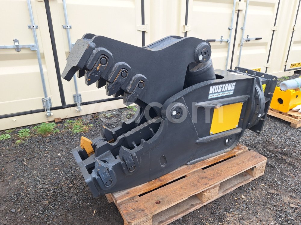 Online aukce: MÜSTANG  RH 12