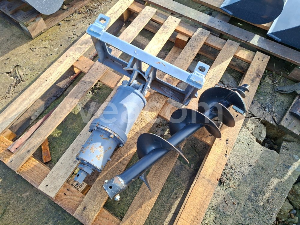 Online árverés:  ZEMNÍ VRTÁK PRŮMĚR 20 CM + MULTIONE AVANT